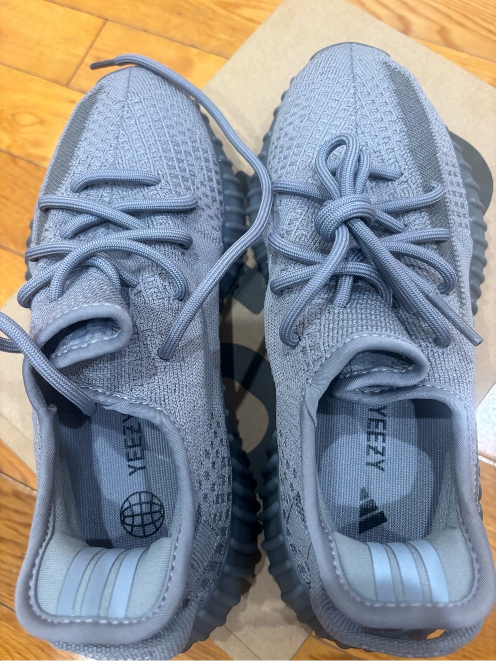 YEEZY BOOST 350 V2 'STEEL GREY' Size: 8 - Picture 12 of 14